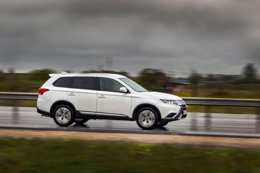  Mitsubishi Outlander 2018 года  (CIS) (фото 31 из 41)